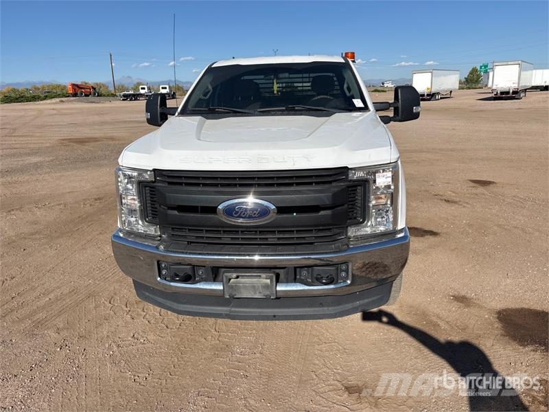 Ford F-250 XL 4x4 Extended Cab Pickup Ostalo
