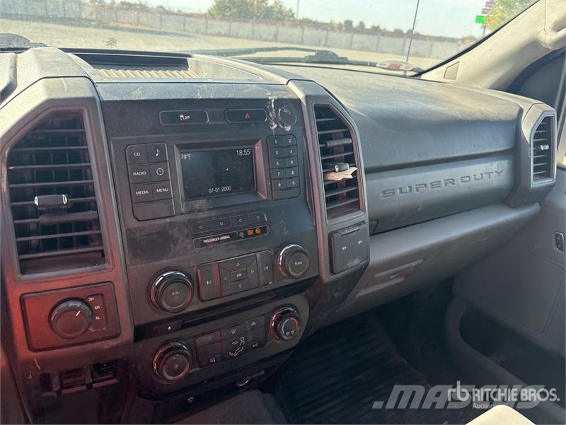 Ford F-250 XL 4x4 Extended Cab Pickup Ostalo