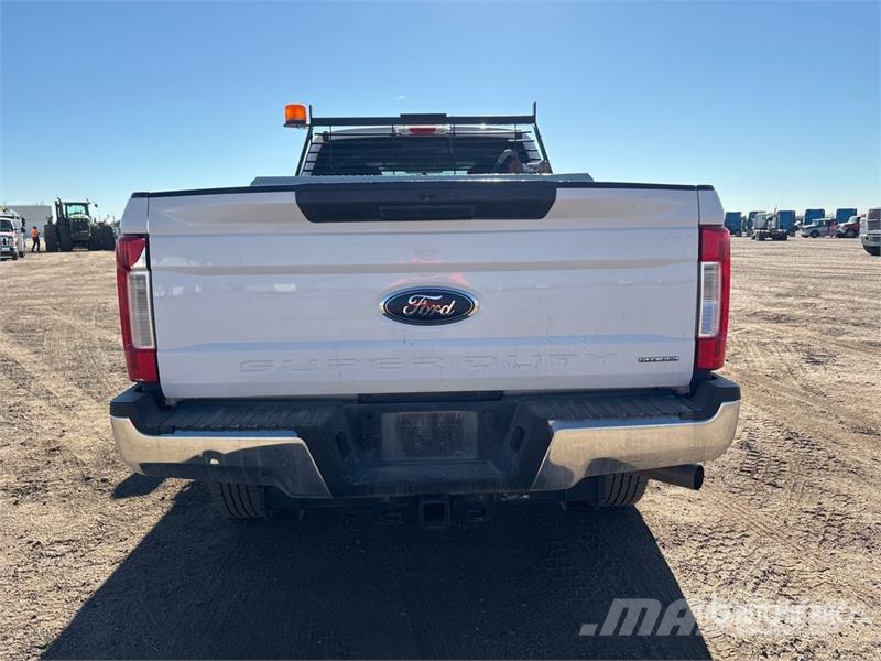 Ford F-250 XL 4x4 Extended Cab Pickup Ostalo