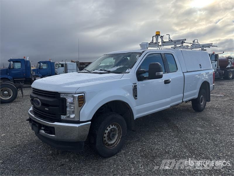 Ford F-250 XL 4x4 Extended Cab Pickup Citi