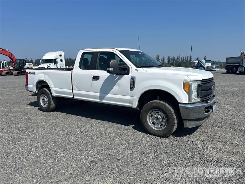 Ford F-250 XL 4x4 Extended Cab Pickup Other