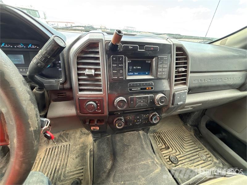 Ford F-250 XL 4x4 Extended Cab Pickup Ostalo
