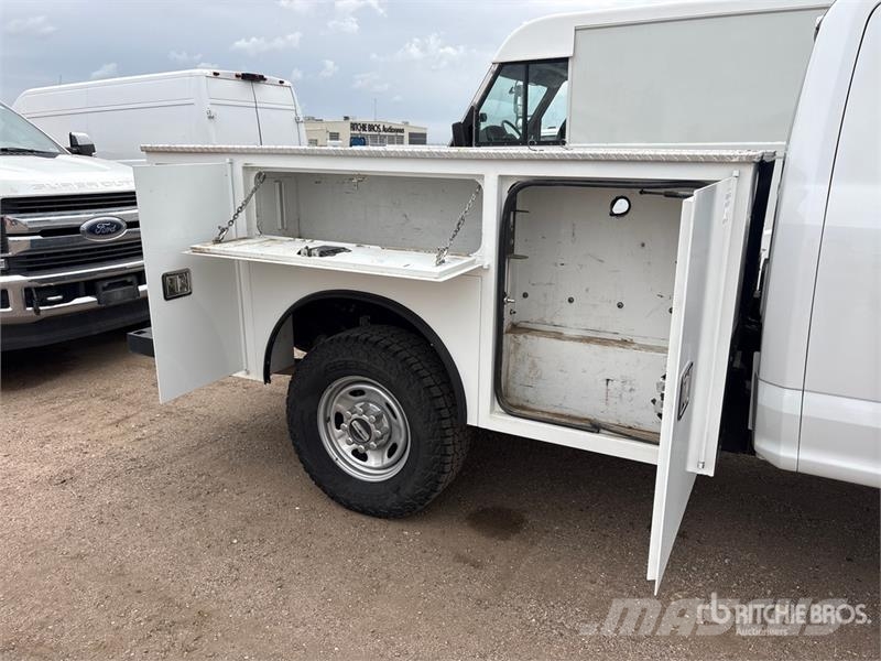 Ford F-250 XL 4x4 Extended Cab Utility Truck Utilitaire benne