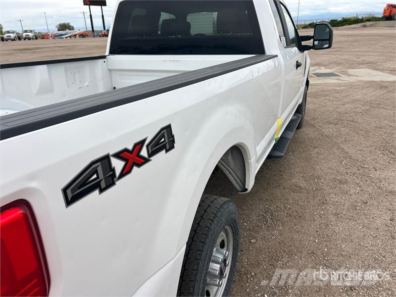 Ford F-250 XL 4x4 Extended Cab Pickup 其他