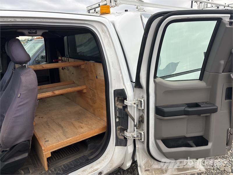 Ford F-250 XL 4x4 Extended Cab Pickup Drugi