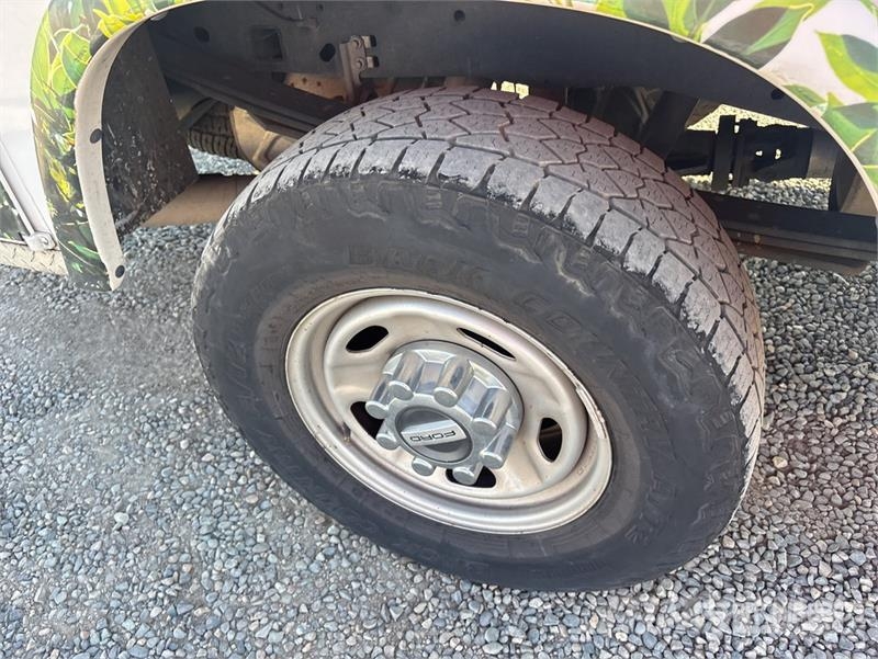 Ford F-250 XL 4x4 Extended Cab Pickup Ostalo