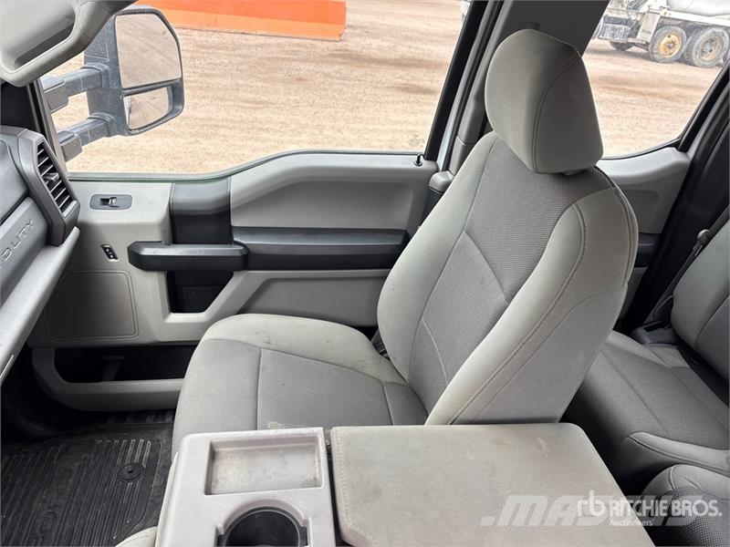 Ford F-250 XL 4x4 Extended Cab Utility Truck Utilitaire benne