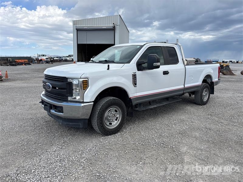 Ford F-250 XL 4x4 Extended Cab Pickup Ostalo