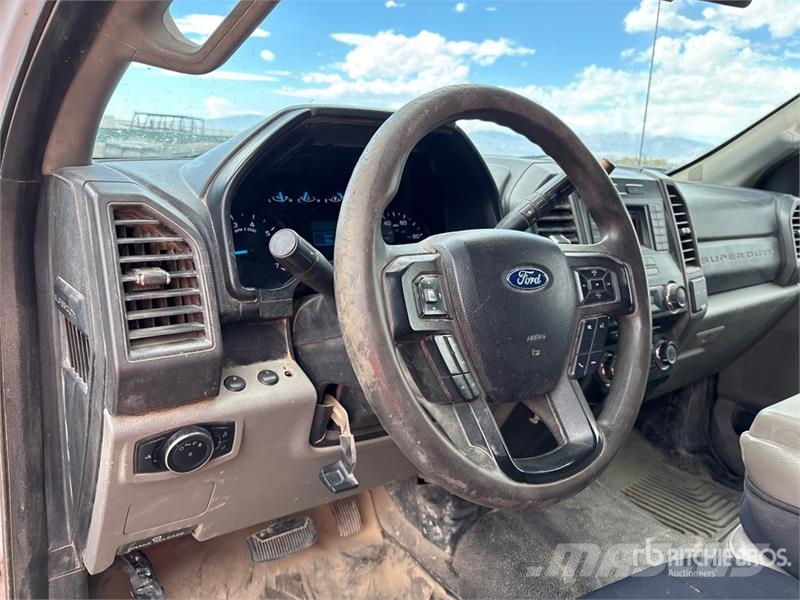 Ford F-250 XL 4x4 Extended Cab Pickup Ostalo