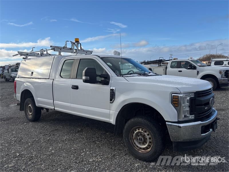 Ford F-250 XL 4x4 Extended Cab Pickup Citi