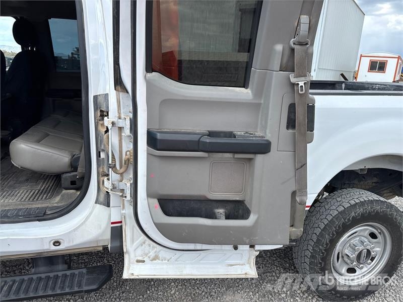 Ford F-250 XL 4x4 Extended Cab Pickup Ostalo
