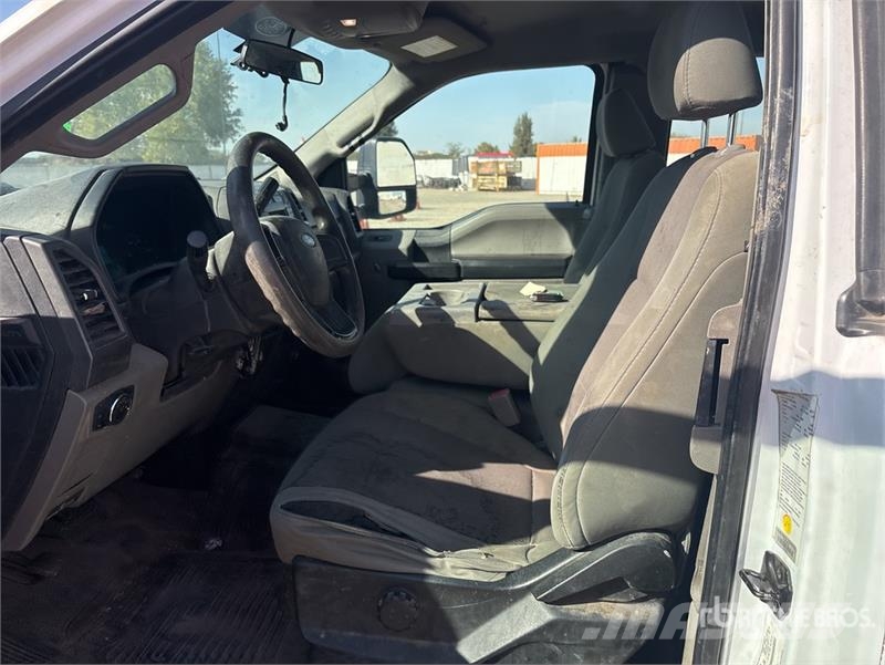Ford F-250 XL 4x4 Extended Cab Pickup Ostalo