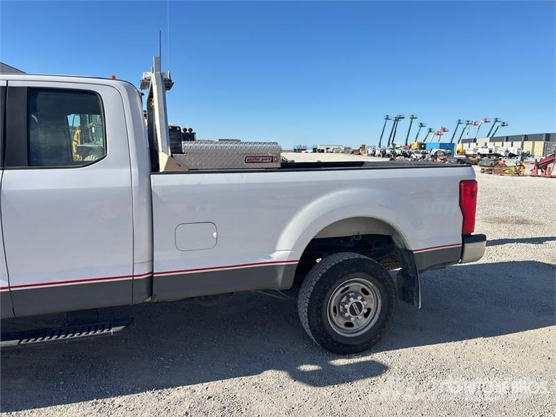 Ford F-250 XL 4x4 Extended Cab Pickup Anders