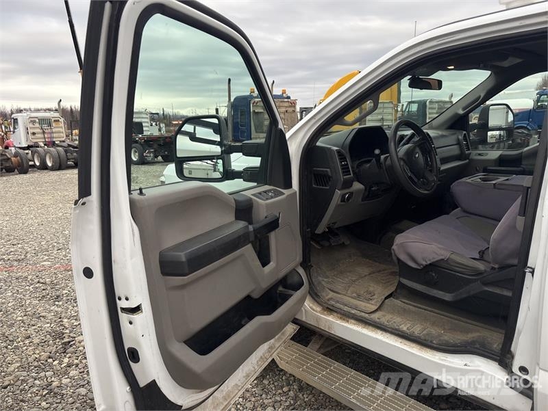 Ford F-250 XL 4x4 Extended Cab Pickup Drugi
