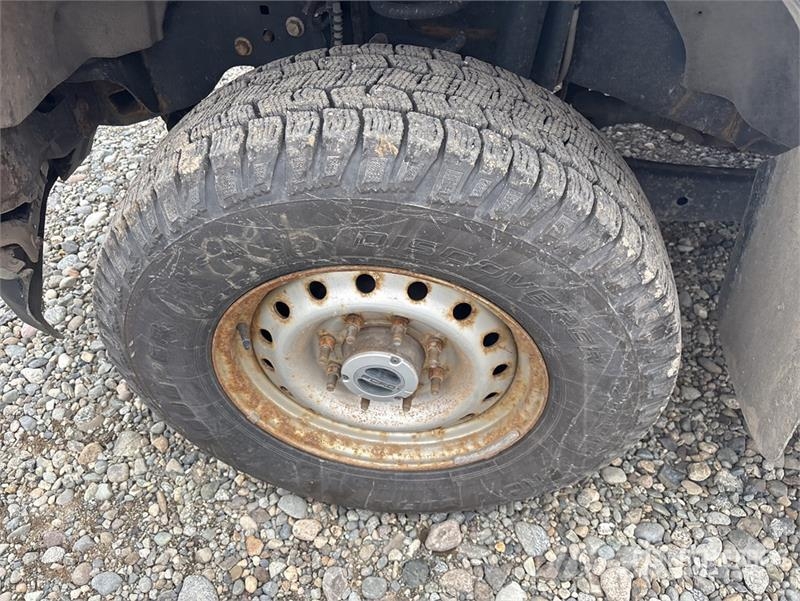Ford F-250 XL 4x4 Extended Cab Pickup Drugi