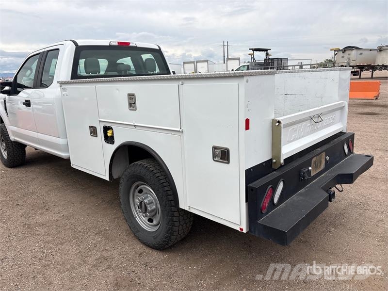 Ford F-250 XL 4x4 Extended Cab Utility Truck Utilitaire benne
