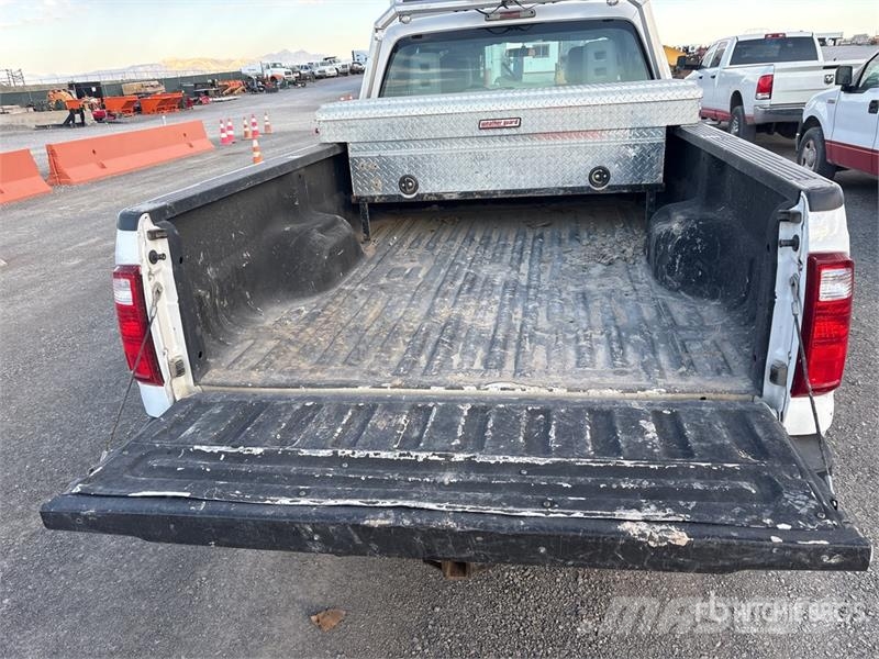 Ford F-250 XL 4x4 Extended Cab Pickup 其他