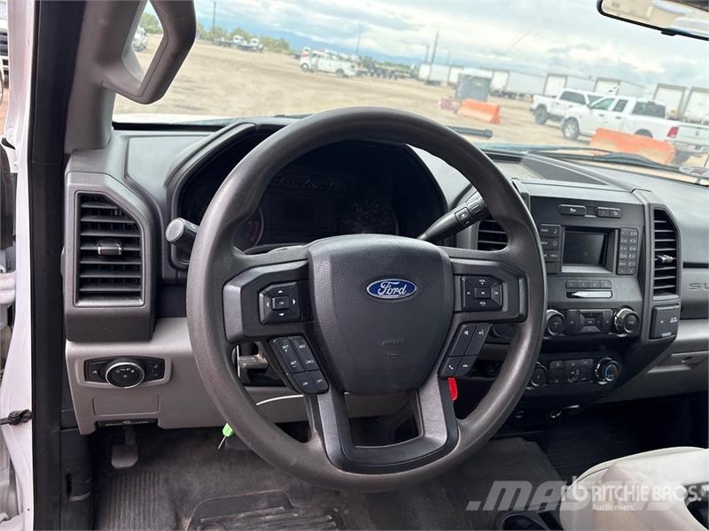Ford F-250 XL 4x4 Extended Cab Utility Truck Utilitaire benne