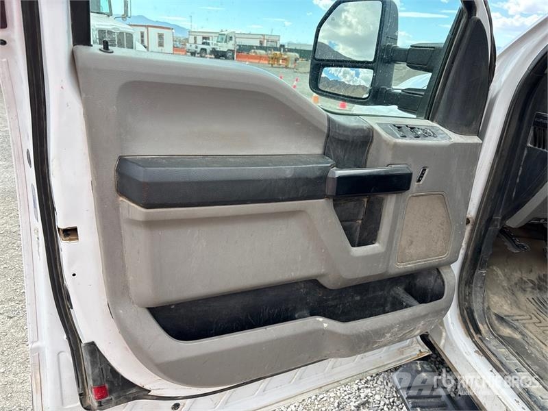 Ford F-250 XL 4x4 Extended Cab Pickup Ostalo