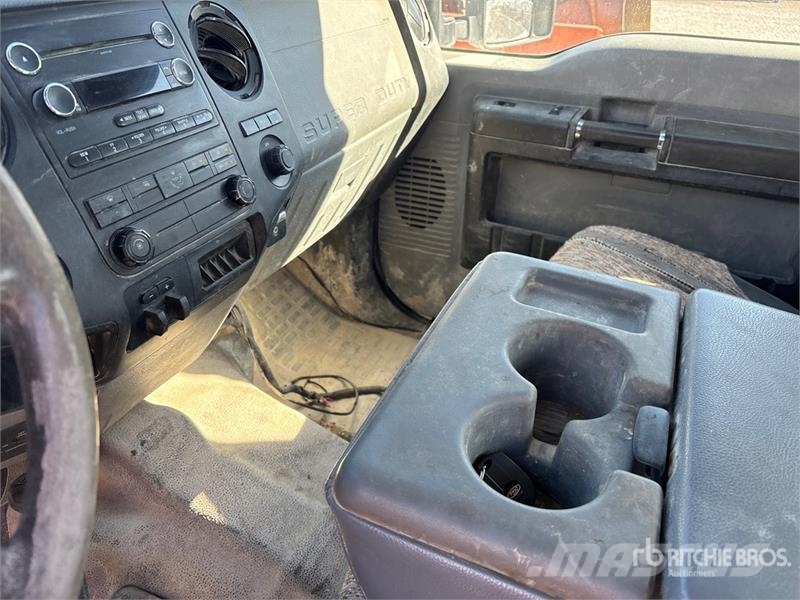 Ford F-250 XL 4x4 Extended Cab Pickup Iné