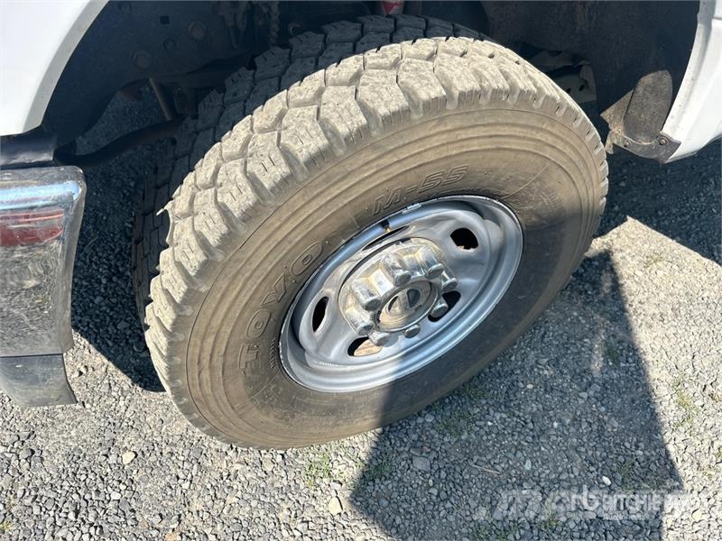 Ford F-250 XL 4x4 Extended Cab Pickup Other