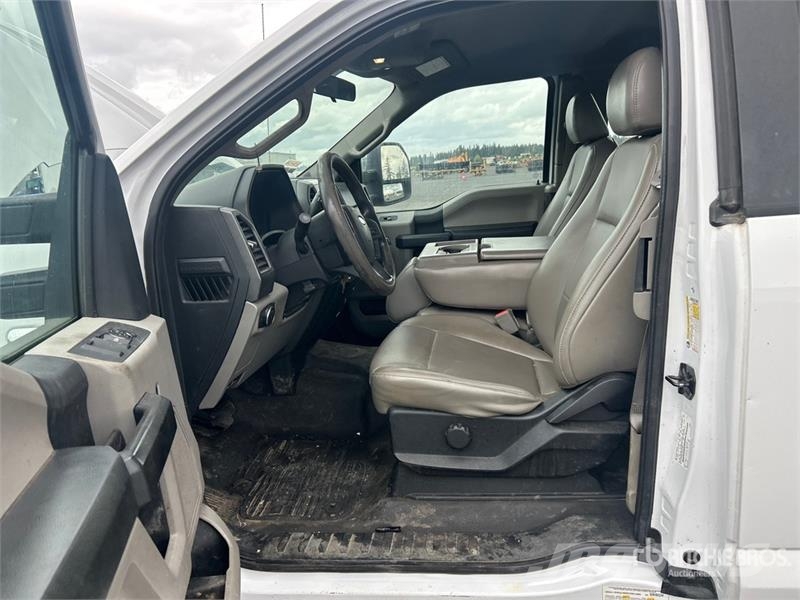 Ford F-250 XL 4x4 Extended Cab Pickup Ostalo