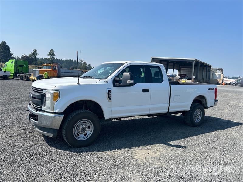 Ford F-250 XL 4x4 Extended Cab Pickup Other