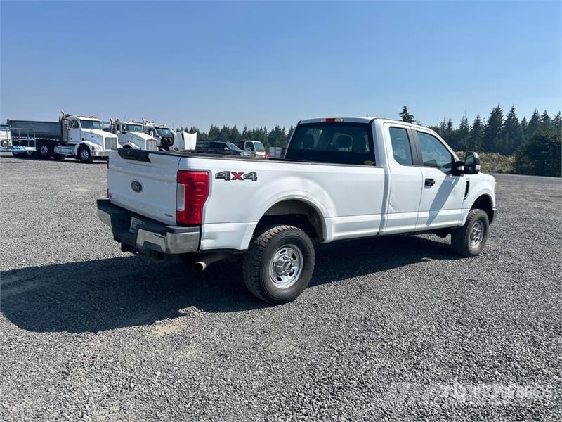 Ford F-250 XL 4x4 Extended Cab Pickup Other