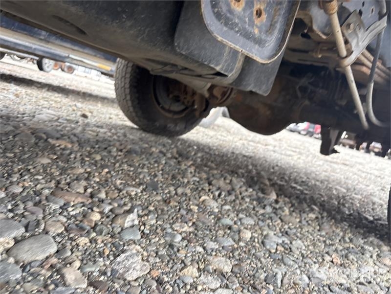 Ford F-250 XL 4x4 Extended Cab Pickup Drugi