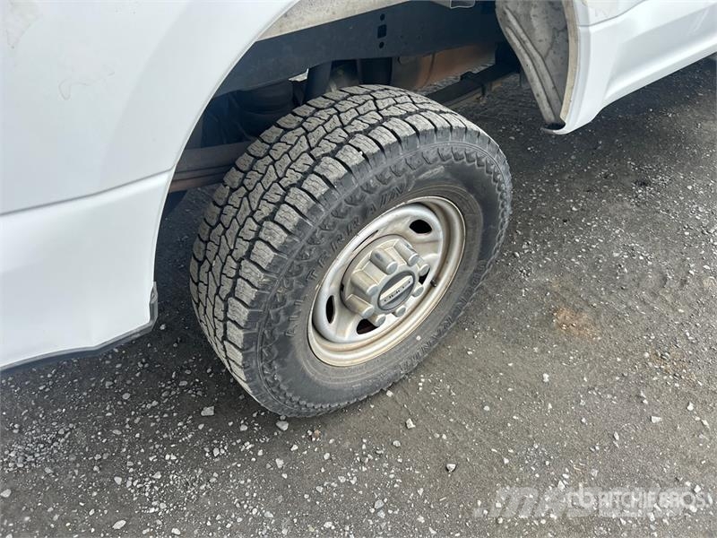 Ford F-250 XL 4x4 Extended Cab Pickup Ostalo