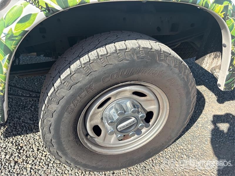 Ford F-250 XL 4x4 Extended Cab Pickup Ostalo