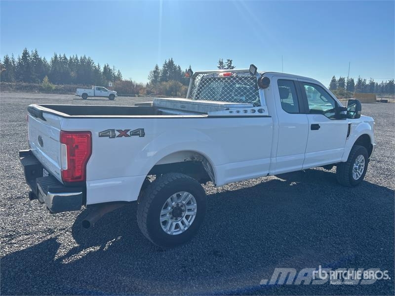 Ford F-250 XL 4x4 Extended Cab Pickup Прочие фургоны