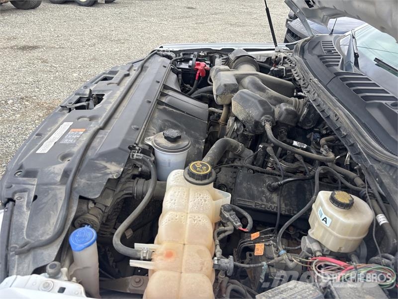 Ford F-250 XL 4x4 Extended Cab Pickup Drugi