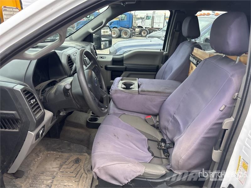 Ford F-250 XL 4x4 Extended Cab Pickup Drugi