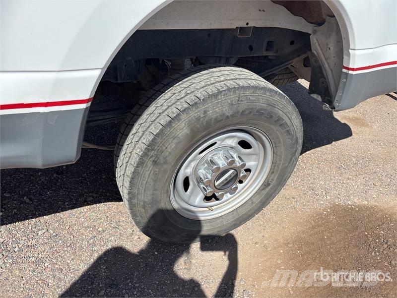 Ford F-250 XL 4x4 Extended Cab Pickup Andere Transporter