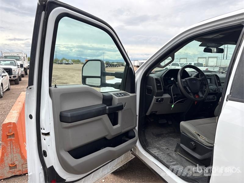 Ford F-250 XL 4x4 Extended Cab Utility Truck Utilitaire benne