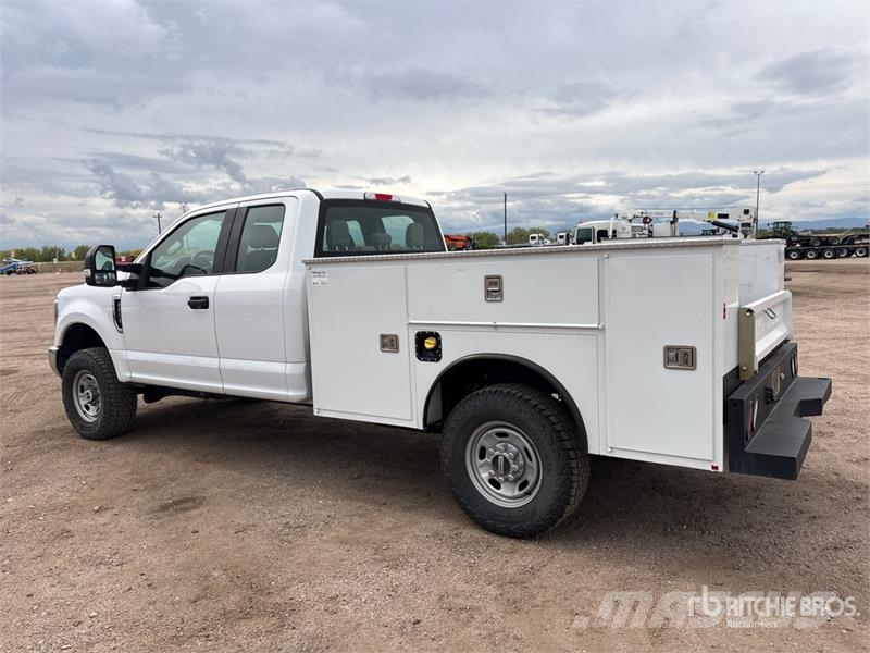 Ford F-250 XL 4x4 Extended Cab Utility Truck Utilitaire benne