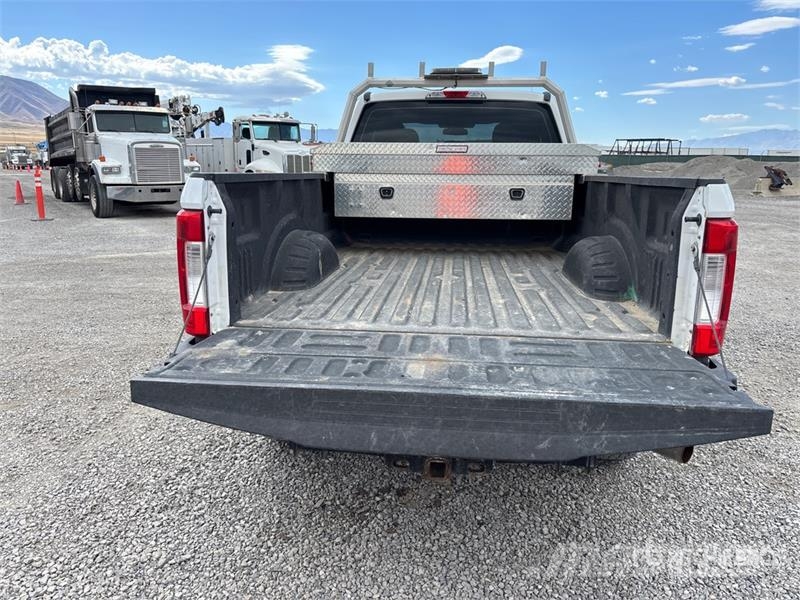 Ford F-250 XL 4x4 Extended Cab Pickup Ostalo