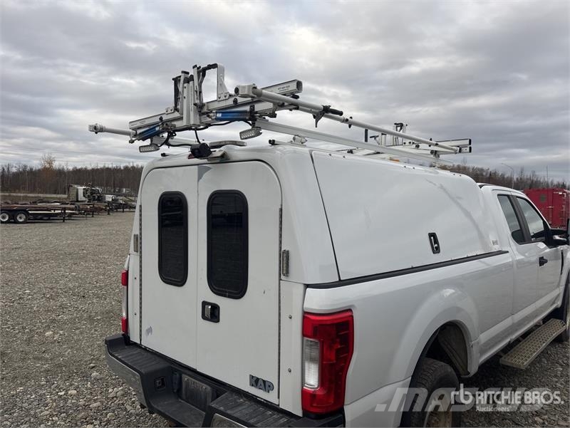 Ford F-250 XL 4x4 Extended Cab Pickup Drugi