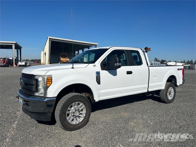 Ford F-250 XL 4x4 Extended Cab Pickup Прочие фургоны