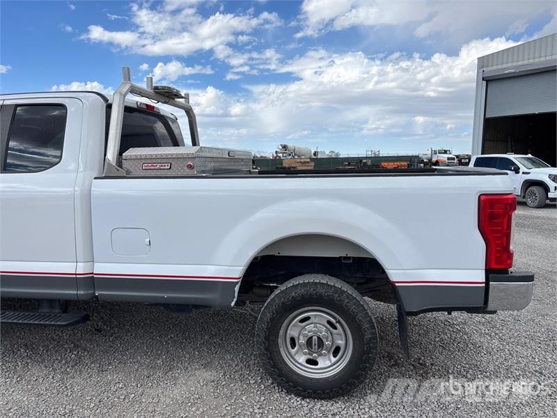 Ford F-250 XL 4x4 Extended Cab Pickup Ostalo