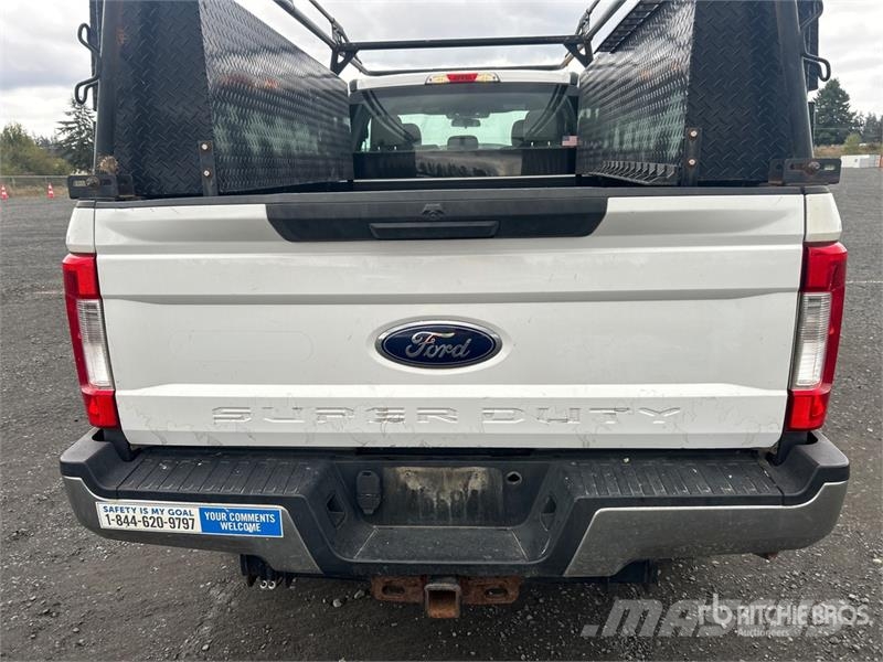 Ford F-250 XL 4x4 Extended Cab Pickup Ostalo