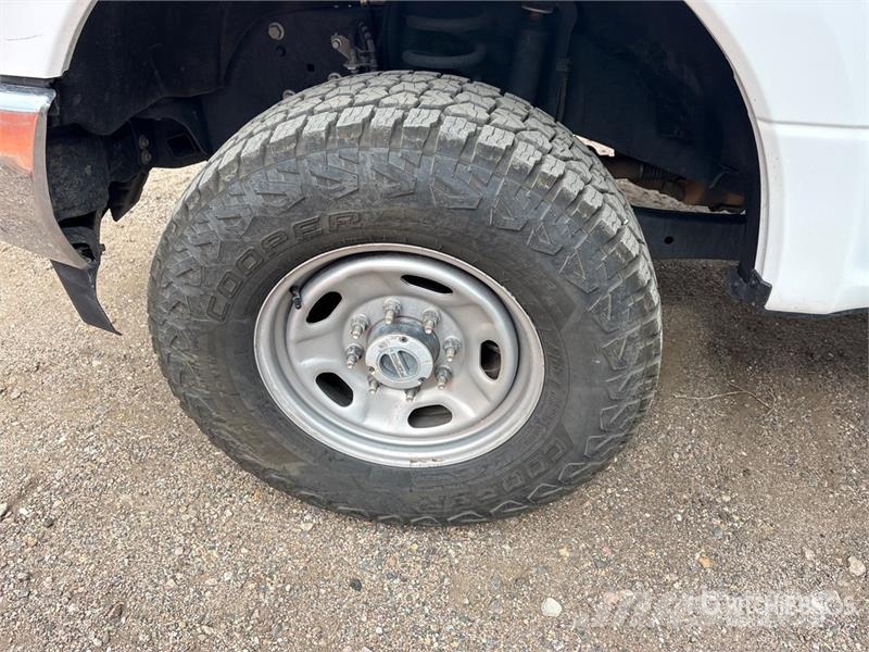 Ford F-250 XL 4x4 Extended Cab Utility Truck Utilitaire benne