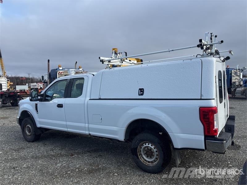 Ford F-250 XL 4x4 Extended Cab Pickup Citi