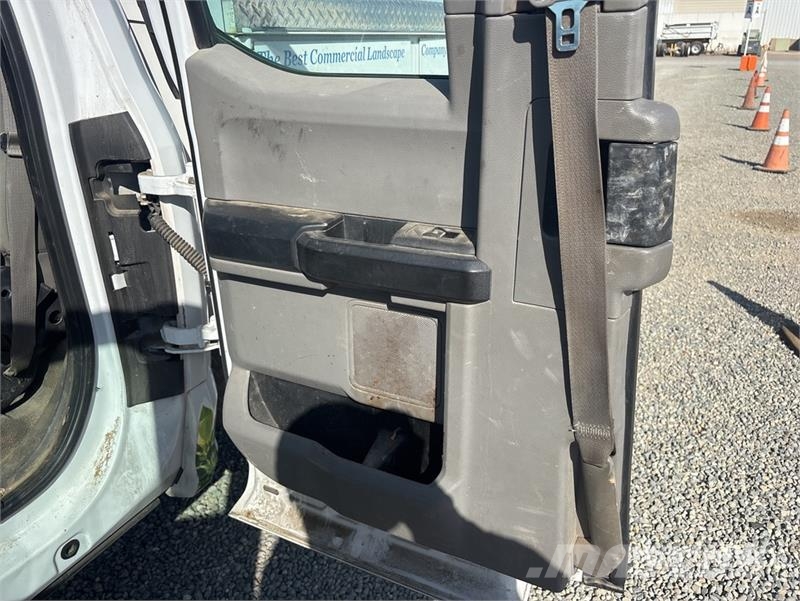 Ford F-250 XL 4x4 Extended Cab Pickup Ostalo