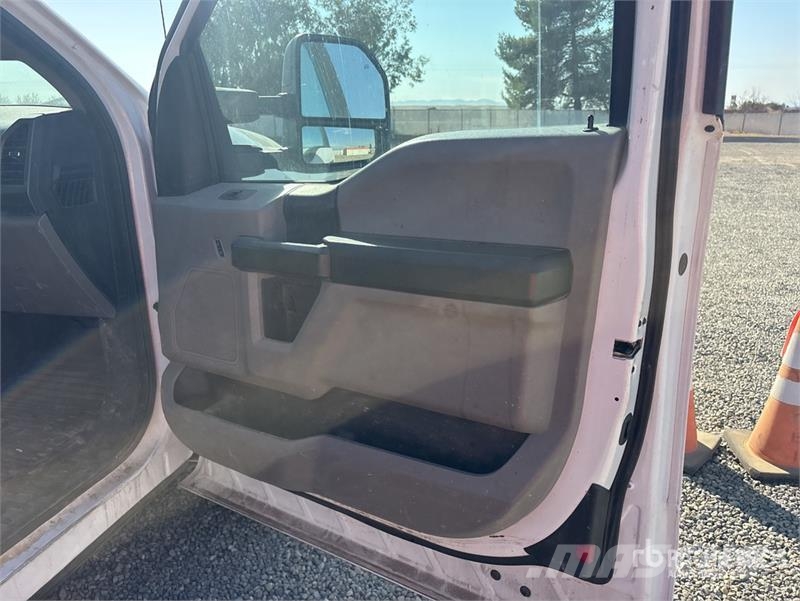 Ford F-250 XL 4x4 Extended Cab Pickup Ostalo