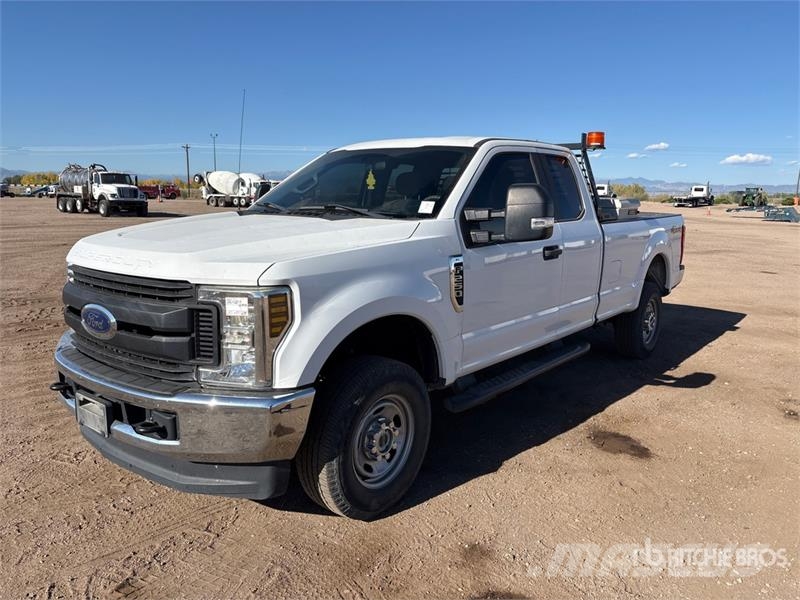 Ford F-250 XL 4x4 Extended Cab Pickup Ostalo