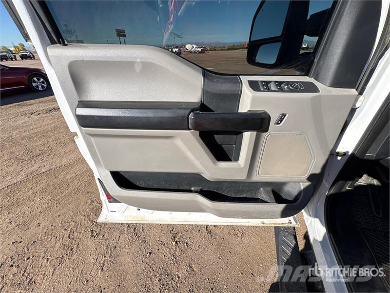Ford F-250 XL 4x4 Extended Cab Pickup Ostalo