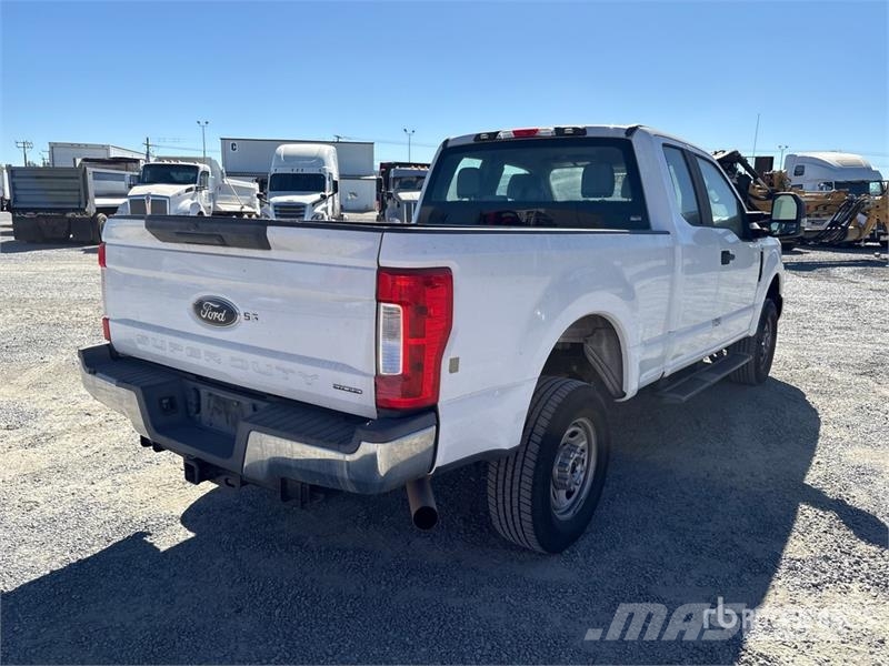 Ford F-250 XL 4x4 Extended Cab Pickup Other