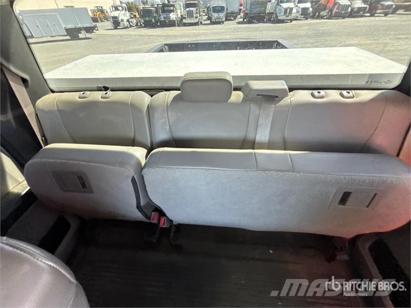 Ford F-250 XL 4x4 Extended Cab Pickup Egyéb